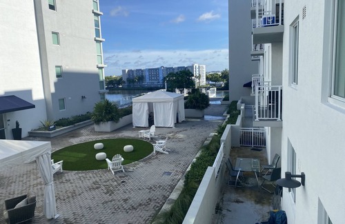 Flagami Apartment | 5⭐️ (Gym, Pool, Jacuzzi, Sauna, billiards 🎱, etc…
