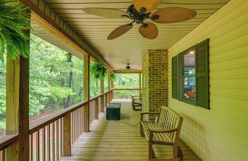 Tigerville House | 5 Mi to Lake Robinson: BBQ-Ready Home w/Pool