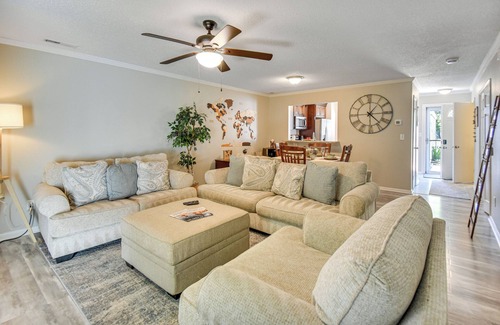 Norfolk - Virginia Beach House | 5 Mi to NAS Oceana: Townhome w/Fenced Yard!