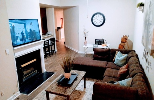 SoNo Apartment | .5 miles from the stadium