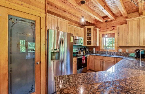 Rutherfordton Cabin | 5 miles to Tryon Equestrian Center large log cabin 4 Bedroom 2.5 bath