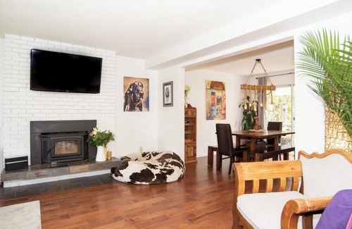 Central Okanagan House | 5 min to beach. Entire House. Lower Mission