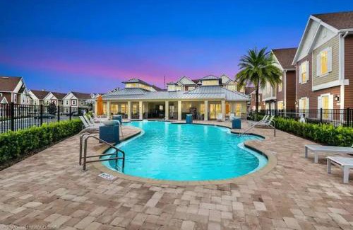 West Kissimmee House | 5 min to Disney NEW Upscale 5 Suites Villa