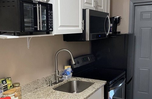 Pine Hills Apartment | 5 Mins to the fairgrounds! 2/1 Cozy private home