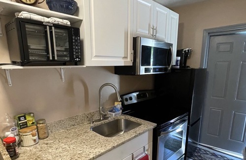 Pine Hills Apartment | 5 Mins to the fairgrounds! 2/1 Cozy private home