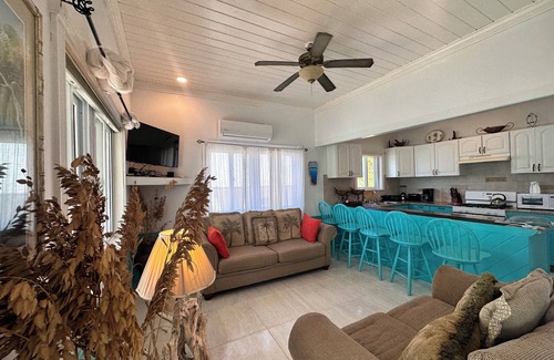Gregory Town House | 5 minutes from Harbour Island!