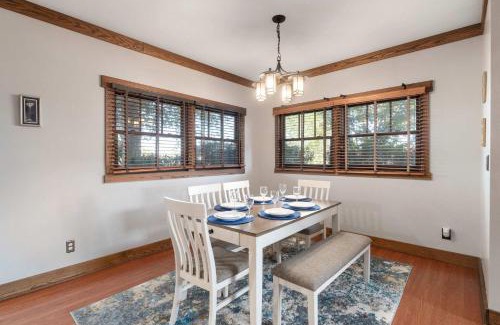 Clarksville House | 5 Minutes to Campbell - Clarksville Craftsman