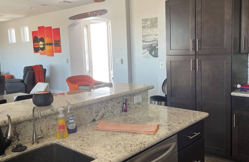 Sunridge Estates House | 5 minutes to the lake, river or casinos! Beautiful view