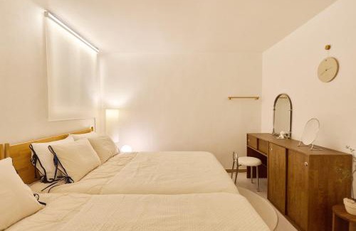 Sinwon-dong Apartment | 5 Minutes Walk to Sillim Station, 3 Minutes to Airport Bus 태블리스테이