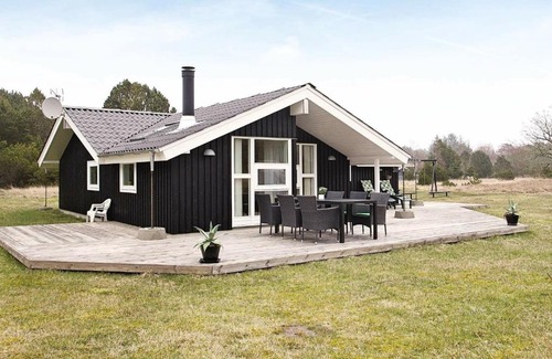 Aalbaek House | 5 person holiday home in lb k