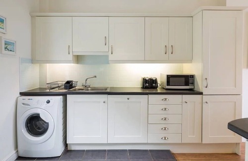 Borth-y-Gest Cottage | 5 Star Cottages (Sleeps 16), Amazing Sea & Mountain Views