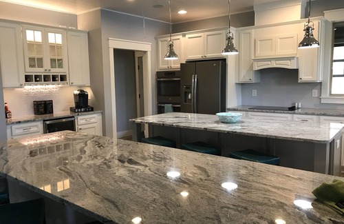 Andersonville House | 5 Star Lakefront Home on Norris Lake at Stardust Marina, 5 BR/6BA, Covered Dock
