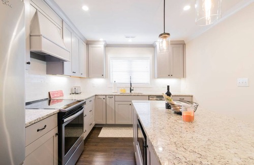 Plaza Midwood House | 5-Star *Sparkling Clean* Modern Luxury Near Uptown