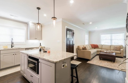 Plaza Midwood House | 5-Star *Sparkling Clean* Modern Luxury Near Uptown
