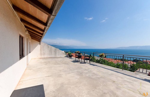 Novi Vinodolski Apartment | 50 m² Apartment ∙ 1 bedroom ∙ 4 guests