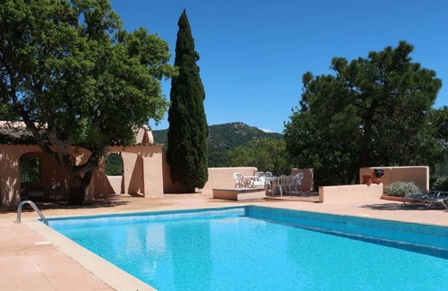 Grimaud Apartment | 50 m² Apartment ∙ 2 bedrooms ∙ 4 guests