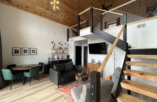 Gatlinburg - Pigeon Forge Cottage | 50 Minutes from UT Football - 3