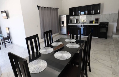 Salinas Condo | 50% Off 1600 Square Feet Elegant Lakeview Condo w/Breakfast & Fastest WIFI