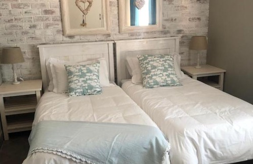 Cannon Rocks Apartment | 500 on Alice