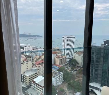Pattaya Bay Apartment | 502 Edge芭提雅市中心25楼高层海景服务公寓，芭提雅海湾景观，近沙滩，步行街，购物中心