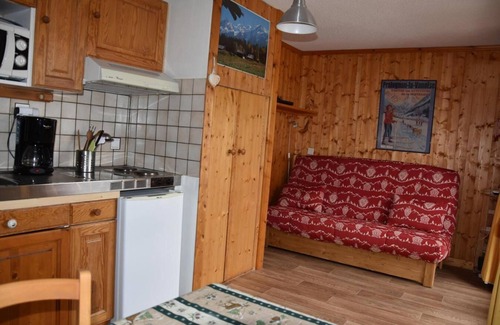 Pralognan-la-Vanoise Apartment | 50m from resort center, 5th floor, balcony, tv, ski locker, 19m², Pralognan-la-Vanoise