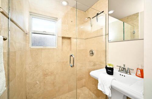 Balboa Peninsula House | 514 E Oceanfront B
