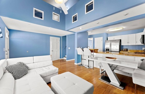 Biltmore Beach House | 5218 Beach Dr C