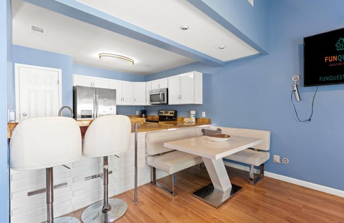 Biltmore Beach House | 5218 Beach Dr C