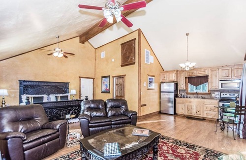 Fredericksburg Cabin | 54 m² Cabin ∙ 1 bedroom ∙ 2 guests
