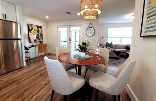 Naples Park Cottage | 562 Shady Palm Cottage | New Pool | Mins 2 Beaches