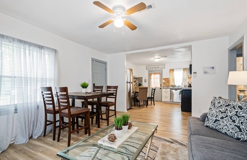 Mobile House | 5BR Lovely Home in Mobile AL l Rare Find