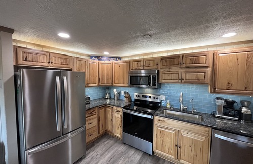 Snowshoe House | 5BR townhome close to slopes and village, EV charger