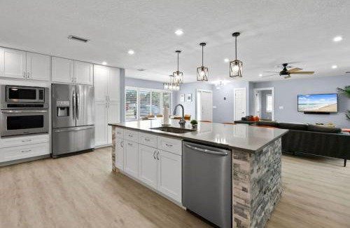 Wellington House | 5BR Wellington Equestrian Retreat