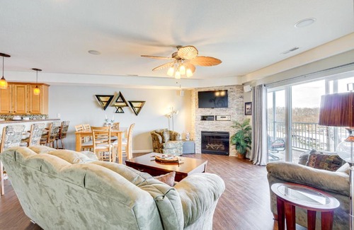 Osage Beach Apartment | 5th-Floor Lakefront Condo Elevator and Pool Access!