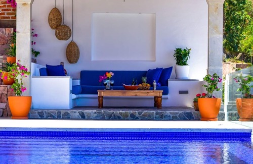 Conchas Chinas Villa | 5th nite FREE Aug,Sep,Oct - Luxury Villa, Spectacular Views, Saline pool & Staff
