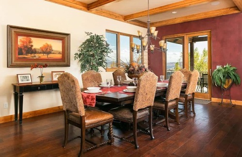 Eden House | 6 Bdr 4 are King hot tub fire pit BEST view