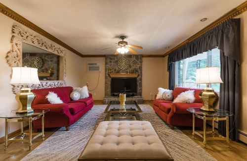 Ewing House | 6-Bdrm Oasis Private Pool, Sesame Place, Princeton