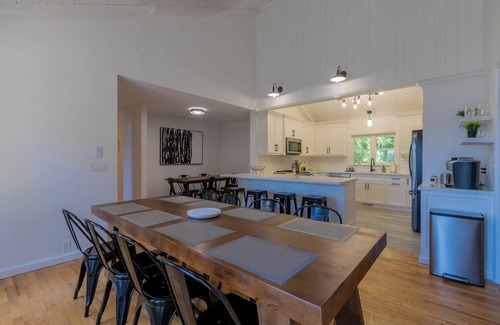Muskoka Lakes House | 6 Bed 4 Full Bath Muskoka Waterfront Cottage! Sleeps 14