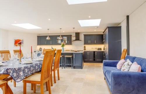 Milborne Saint Andrew House | 6 Bed in Blandford Forum 80549