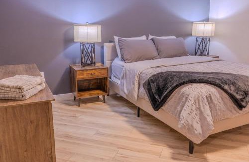 Oro-Medonte House | 6 Bedroom Modern Escape in Horseshoe, Pool and Hot tub