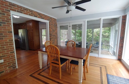 Seneca House | 6 Bedrooms and 3 docks on a Lake Hartwell cove, 3 miles from Clemson by water.