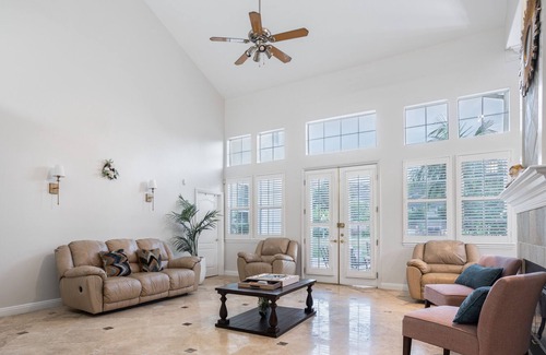 Rowland Heights Resort | 6 Bedrooms Resort Style Villa With Hot Tub