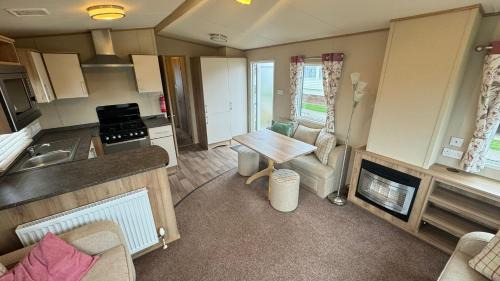 Brean Other | 6 Berth Caravan with garden - Brightholme Holiday Park