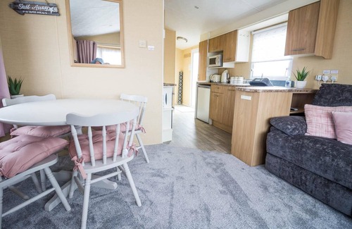 Lowestoft House | 6 berth caravan with decking and WiFi at North Denes in Suffolk ref 40113ND