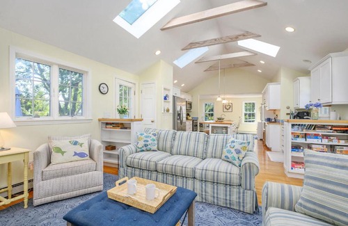Harwich Port House | 6 Brooks Lane Harwich Port Cape Cod- - Brooks Lane Beach House