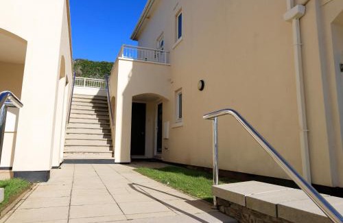 Hope-Cove House | 6 Chichester Court