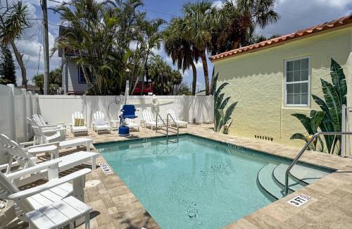Madeira Beach House | 6 - Island Paradise Cottages - Gulf Mist