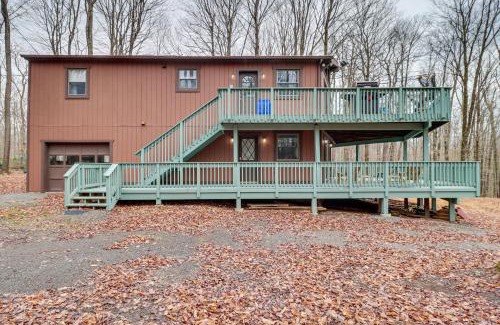 Blakeslee House | 6 Mi to Jack Frost Ski Resort Family Home with Deck