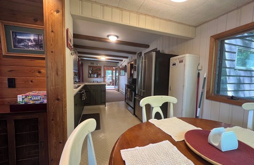 Hayward Cabin | 6 Miles to Downtown Hayward! Full Recreation 500 Acre Lake; Quintessential Cabin