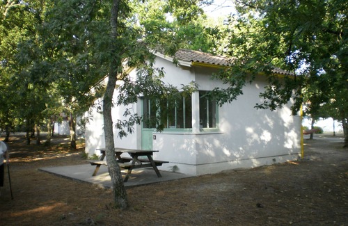 Ares House | 6 PEOPLE IN A PEDESTRIAN RESIDENCE and SWIMMING POOLS